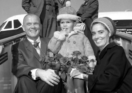 Annie and John Glenn 1965 in Schiphol photo