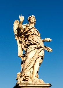Ange portant des clous de Girolamo Lucenti, pont Sant'Angelo, Rome, Italie