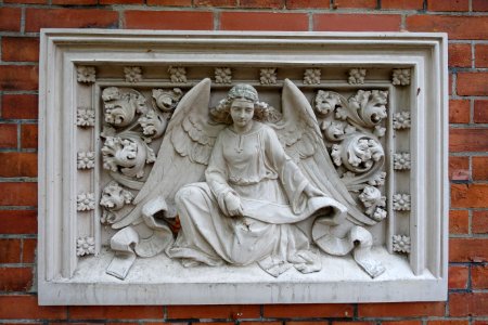 Angel - Dorotheenstädtischer Friedhof - Berlin, Germany - DSC00340