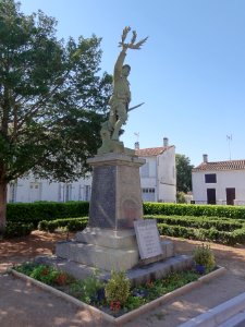 Anglade (Gironde) monument aux morts