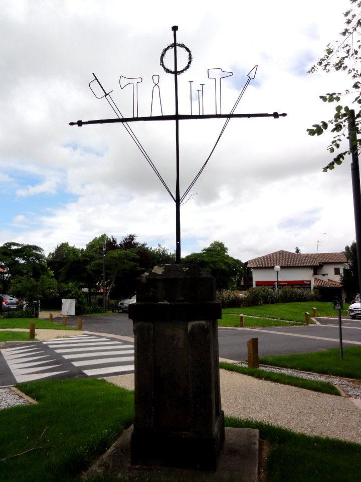 Angresse (Landes) croix de Passion