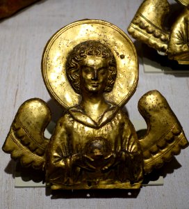 Angel from the gable of a reliquary, 1 of 2, German, probably Constance, 1300s, copper with gilding and repousse - Princeton University Art Museum - DSC06817