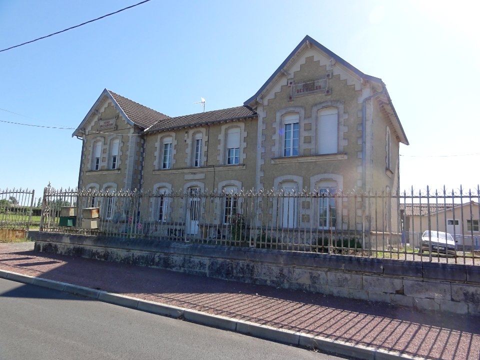 Anglade (Gironde) écoles