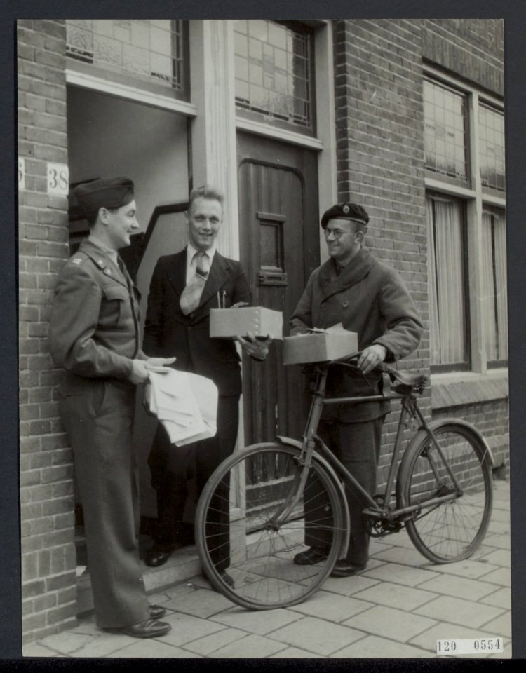 Anglo-Amerikaanse dank. Gedurende de oorlog hebben vele Nederlanders geallieerde, Bestanddeelnr 120-0554