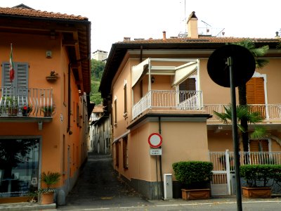 Angera Piazza Garibaldi 3