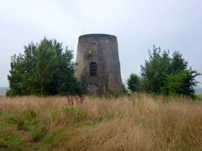 Andres (Pas-de-Calais) moulin en ruine (01)