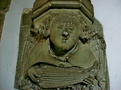 Angel with stringed instrument, Bletchingley