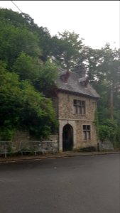 Andrimont-bâtiment avec tour Rue Henripré (3)