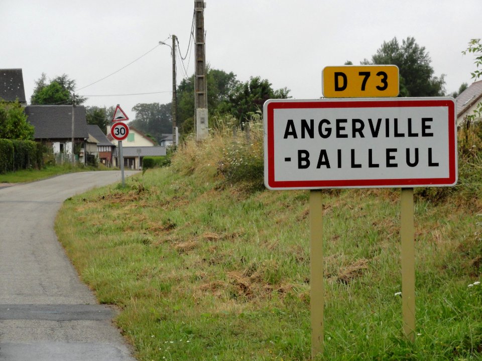 Angerville-Bailleul (Seine-Mar.) entrée