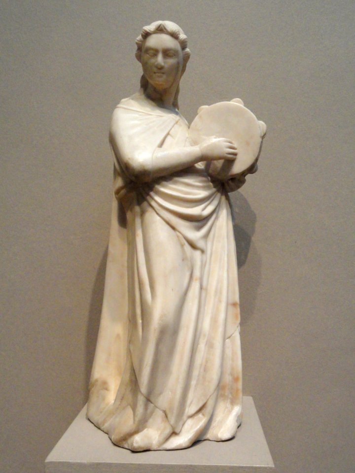 Angel with Tambourine, probably by Pisan, c. 1350-1370, marble - National Gallery of Art, Washington - DSC08914