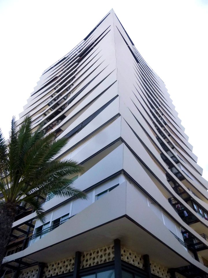 Alicante - Torre del Conjunto Residencial La Rotonda 4