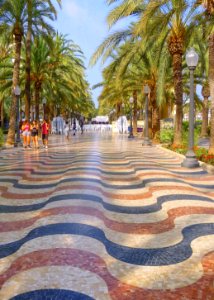 Alicante - Paseo de la Explanada de España 18 (cropped)