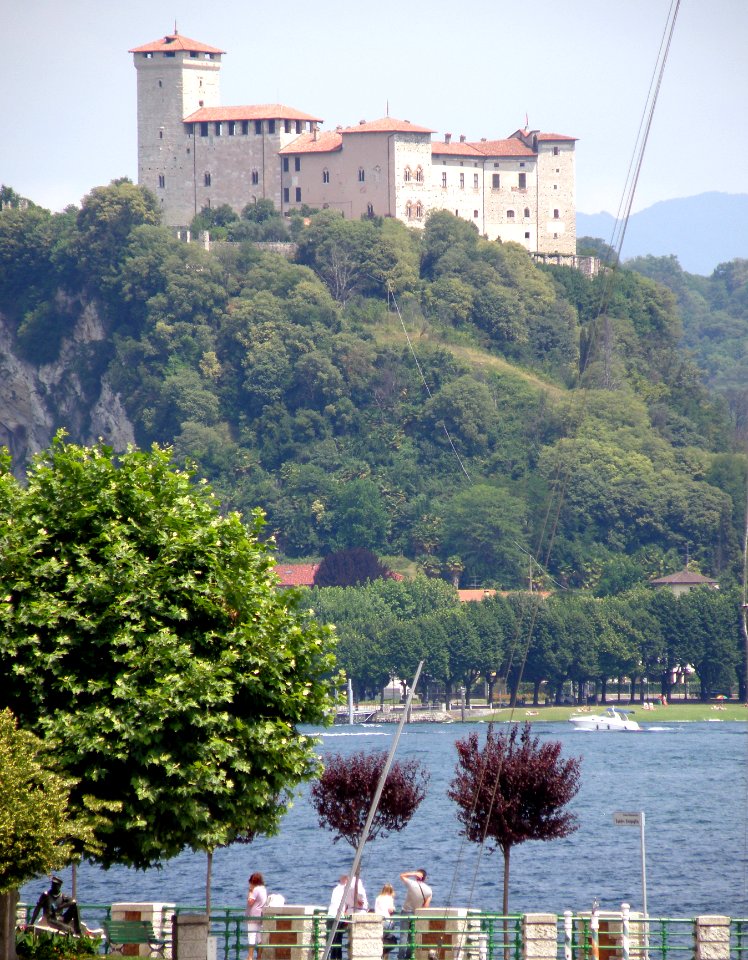 Angera Rocca 24