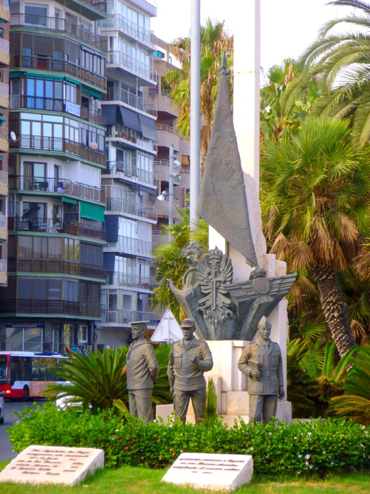 Alicante - Plaza Puerta del Mar 3