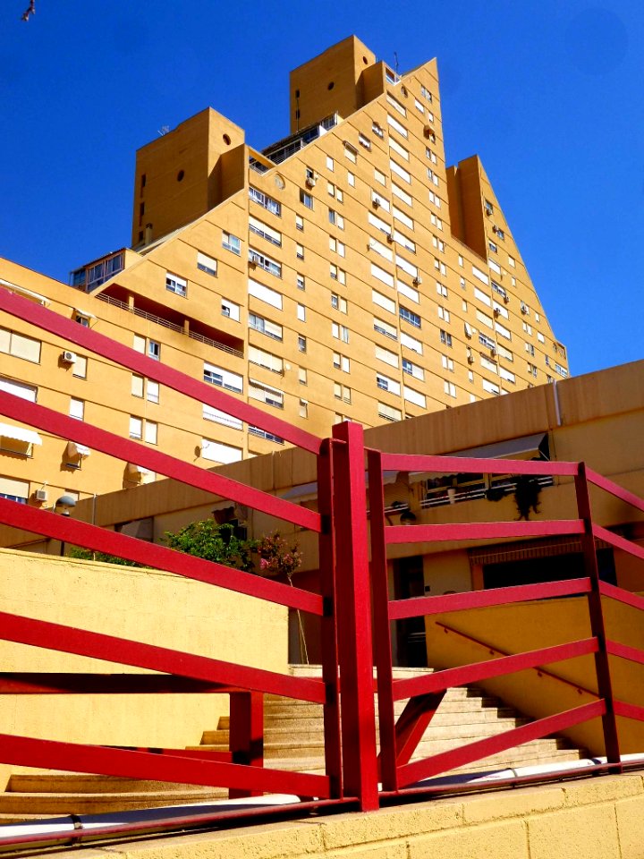 Alicante - Edificio Montreal (La Pirámide) 04