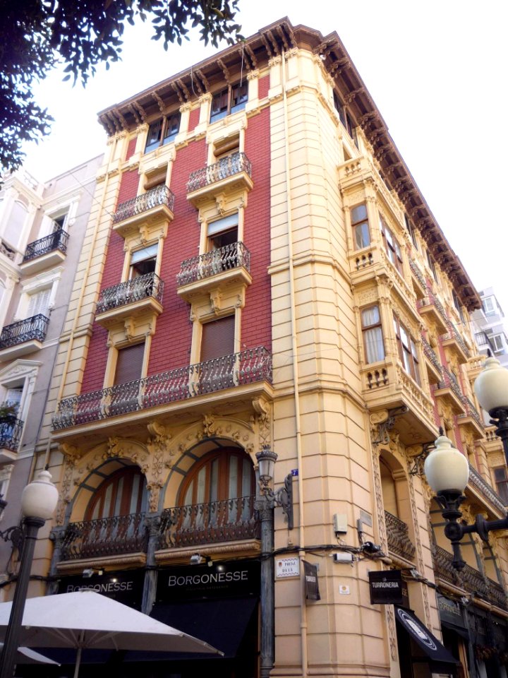 Alicante - Rambla de Méndez Núñez, Casa del Ascensor 1