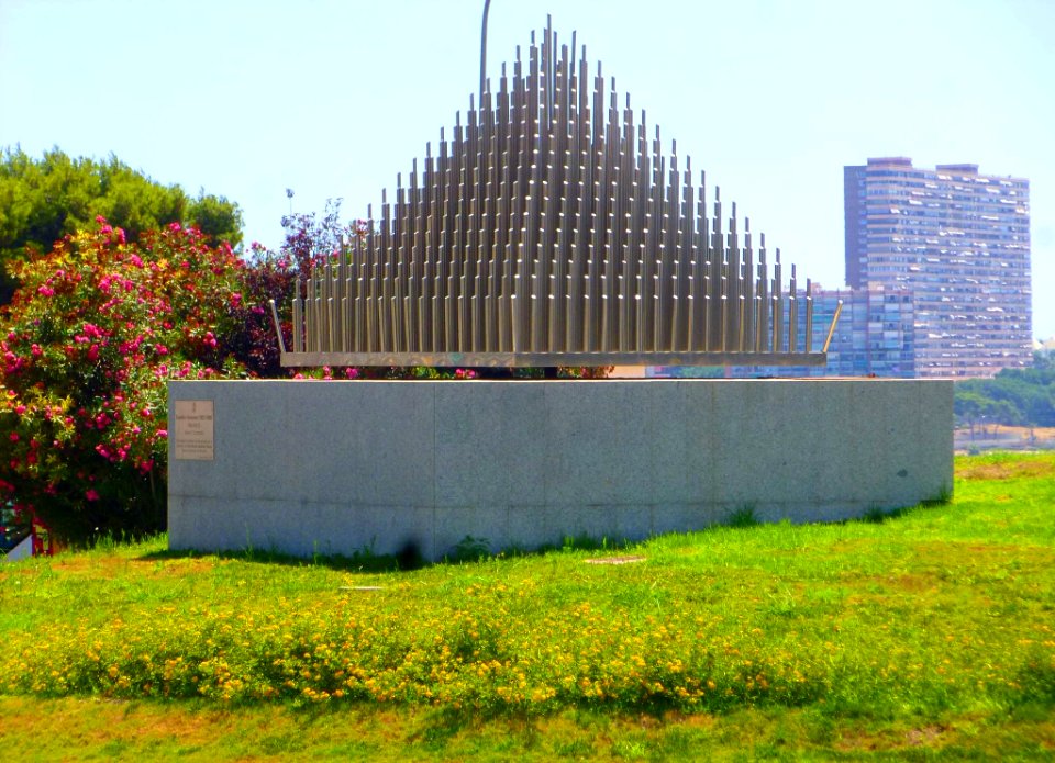Alicante - Rotonda de La Isleta 5