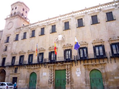 Alicante - Plaza del Ayuntamiento, Palacio del Ayuntamiento 12