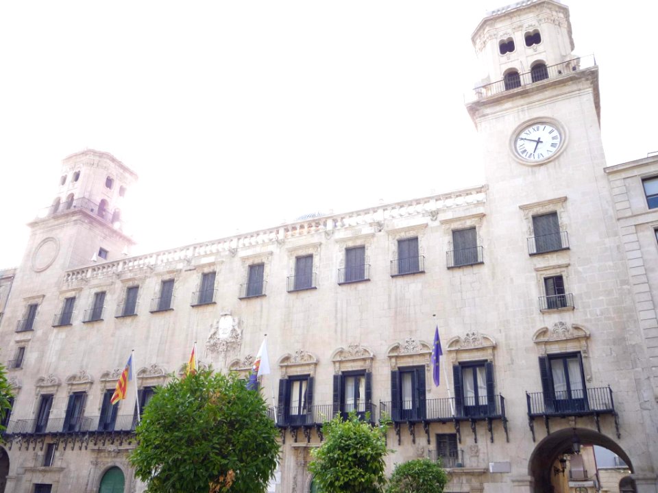 Alicante - Plaza del Ayuntamiento, Palacio del Ayuntamiento 15