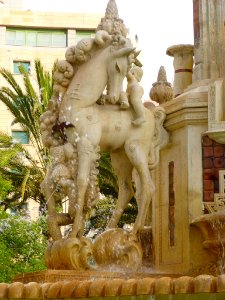 Alicante - Plaza de los Luceros, Fuente de Levante 03