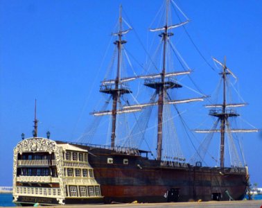 Alicante - Puerto, reproducción del navío de línea Santísima Trinidad 1
