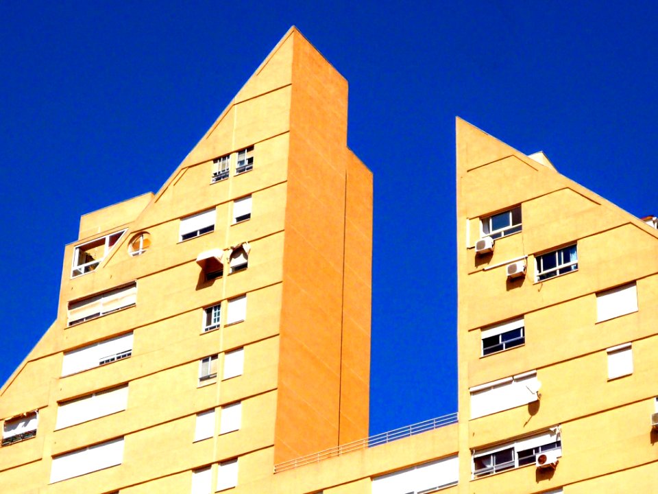 Alicante - Edificio Montreal (La Pirámide) 08