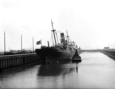 Alexandra (op mijn gelopen) in sluis IJmuiden, Bestanddeelnr 902-0817