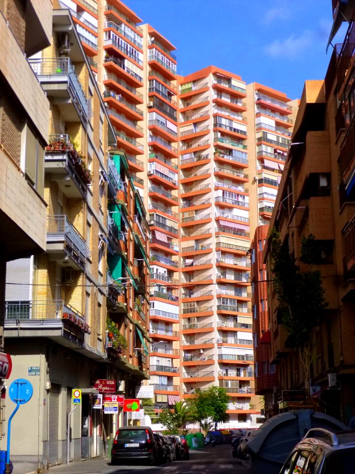 Alicante - Edificio Cooperativa de Hostelería Felipe Arche (La Colmena) 01
