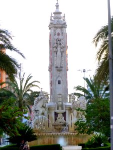 Alicante - Plaza de los Luceros, Fuente de Levante 01