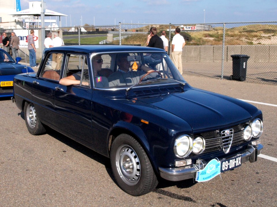 Alfa Romeo Giulia 1300 Super dutch licence registration 89-DH-HX pic3
