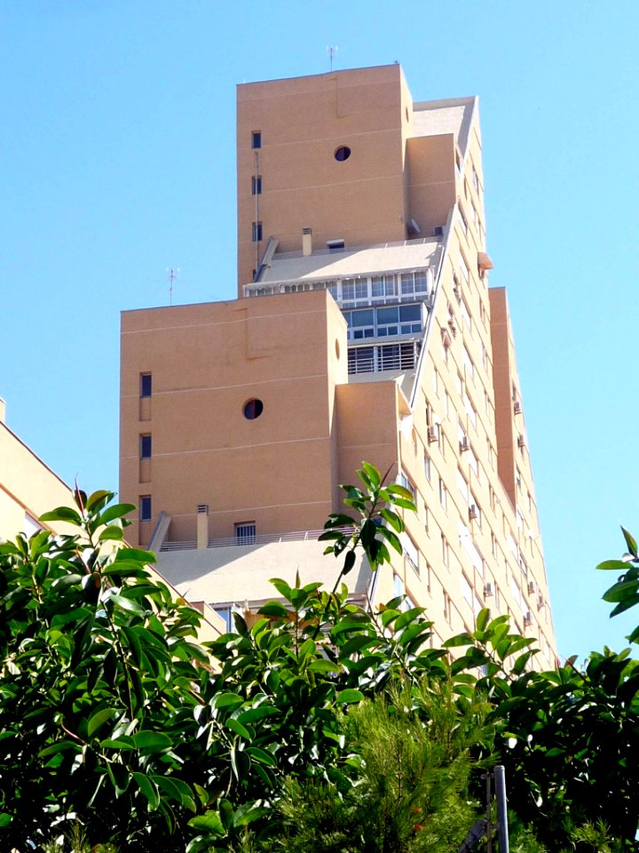 Alicante - Edificio Montreal (La Pirámide) 02