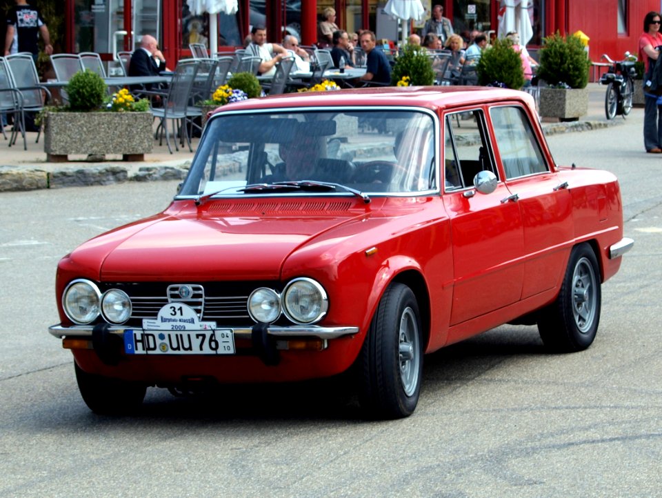 Alfa Romeo Giulia Super 1600 Biscione