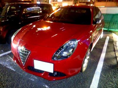 Alfa Romeo Giulietta III Sprint at night front photo