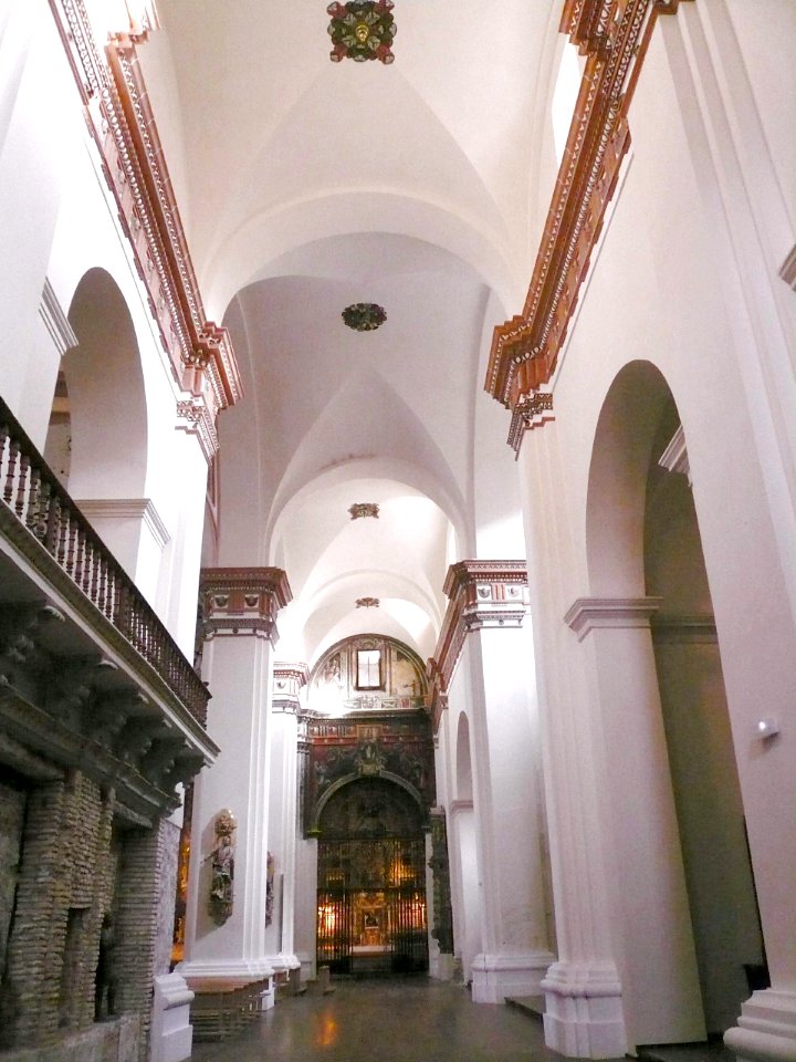 Alfaro - Colegiata de San Miguel, interior 02