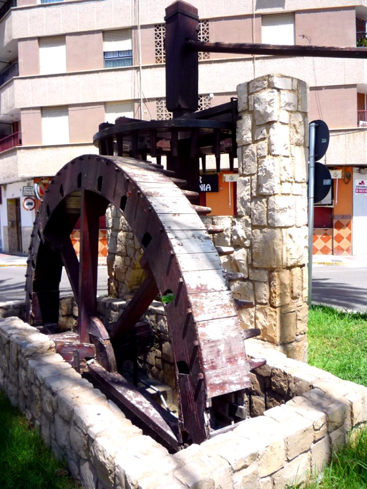 Alfafar - Noria de la rotonda de la Plaza Vicente Blanch