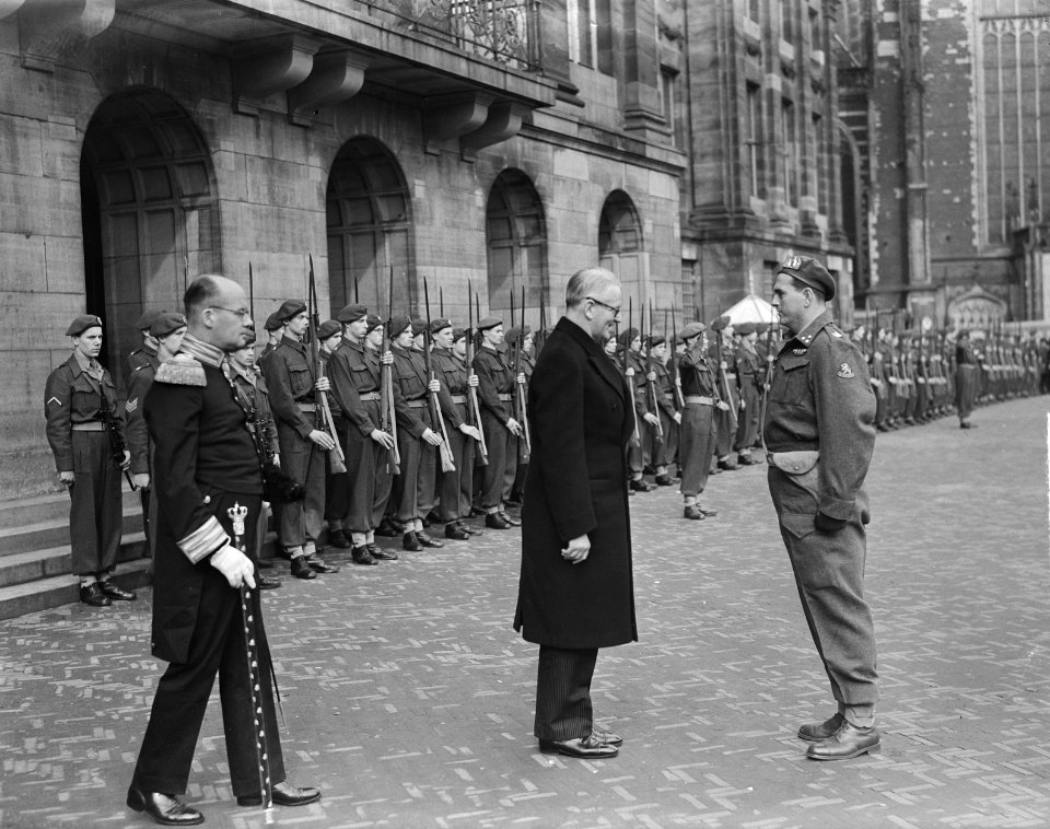 Alfred Stirling, Australisch ambassadeur bij het Paleis op den Dam. Inspectie v…, Bestanddeelnr 904-2376