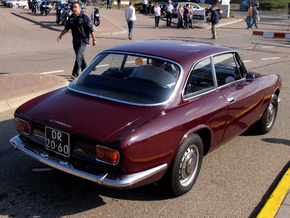 Alfa Romeo GT 1300 JUNIOR dutch licence registration DR-20-60 pic2