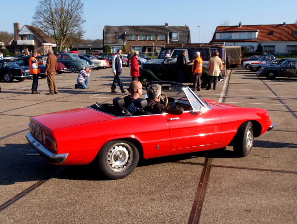Alfa Romeo Spider 1600 (1975) licecence 90-FL-18, pic2
