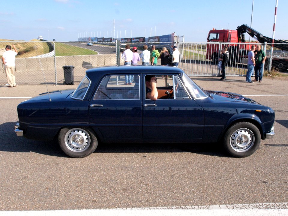 Alfa Romeo Giulia 1300 Super dutch licence registration 89-DH-HX pic1
