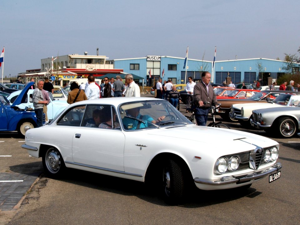 Alfa Romeo 2600 Sprint (1964) , Dutch licence registration DL-56-79 pic06