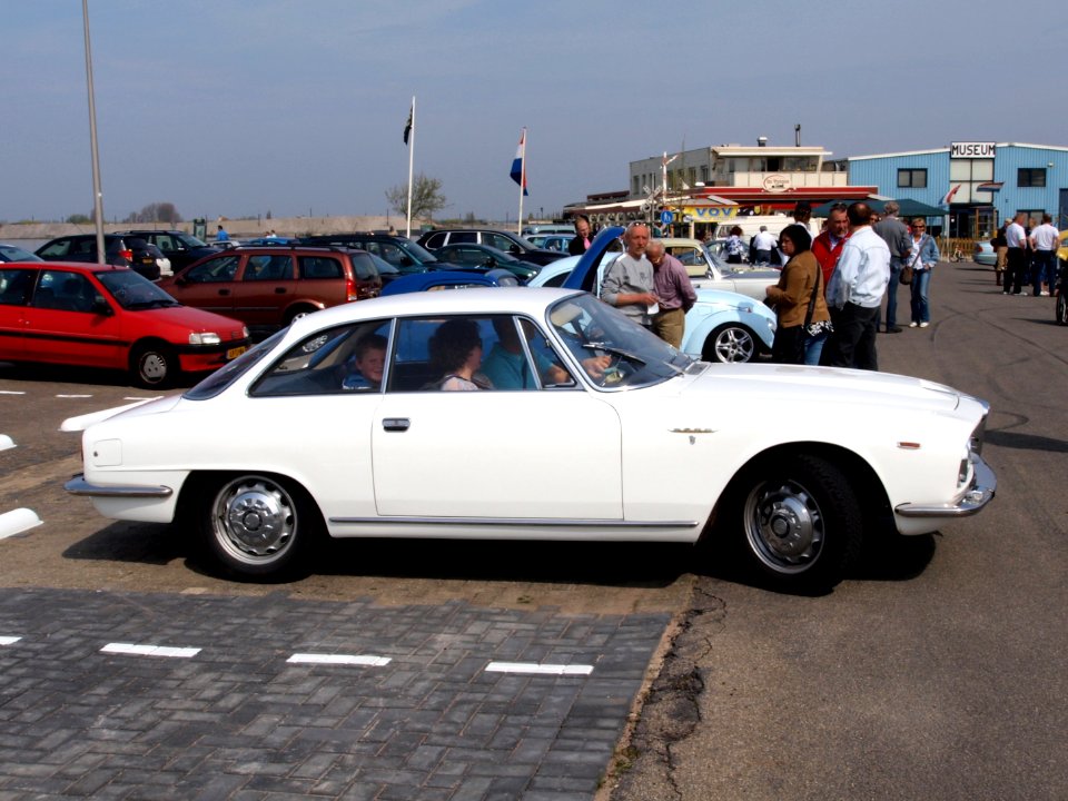Alfa Romeo 2600 Sprint (1964) , Dutch licence registration DL-56-79 pic07