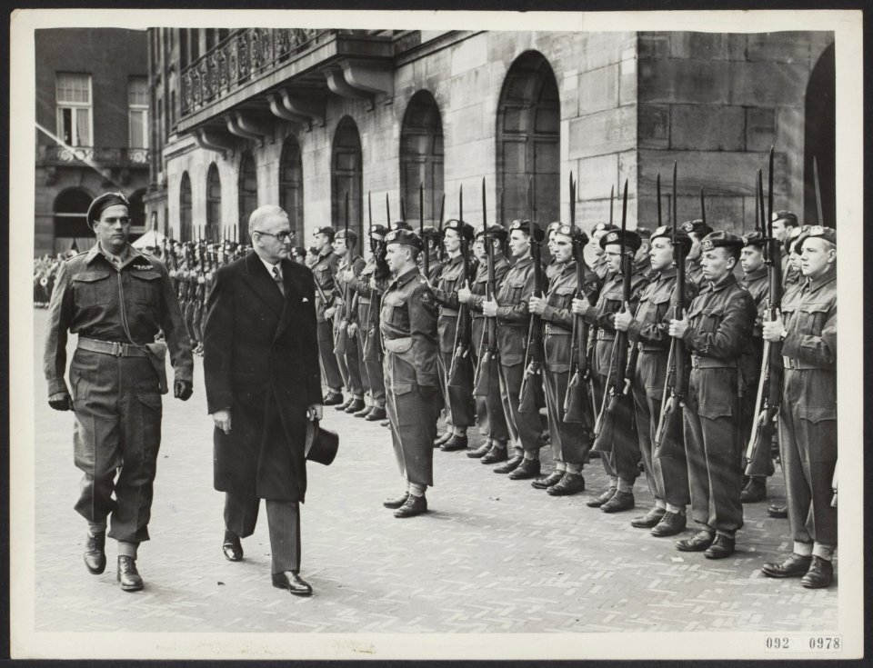 Alfred Stirling, de nieuw benoemde Australische ambassadeur in Den Haag heeft op, Bestanddeelnr 092-0978