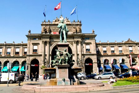 Alfred-Escher-Brunnen 1