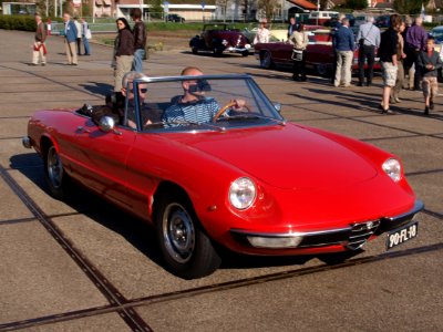 Alfa Romeo Spider 1600 (1975) licecence 90-FL-18, pic1