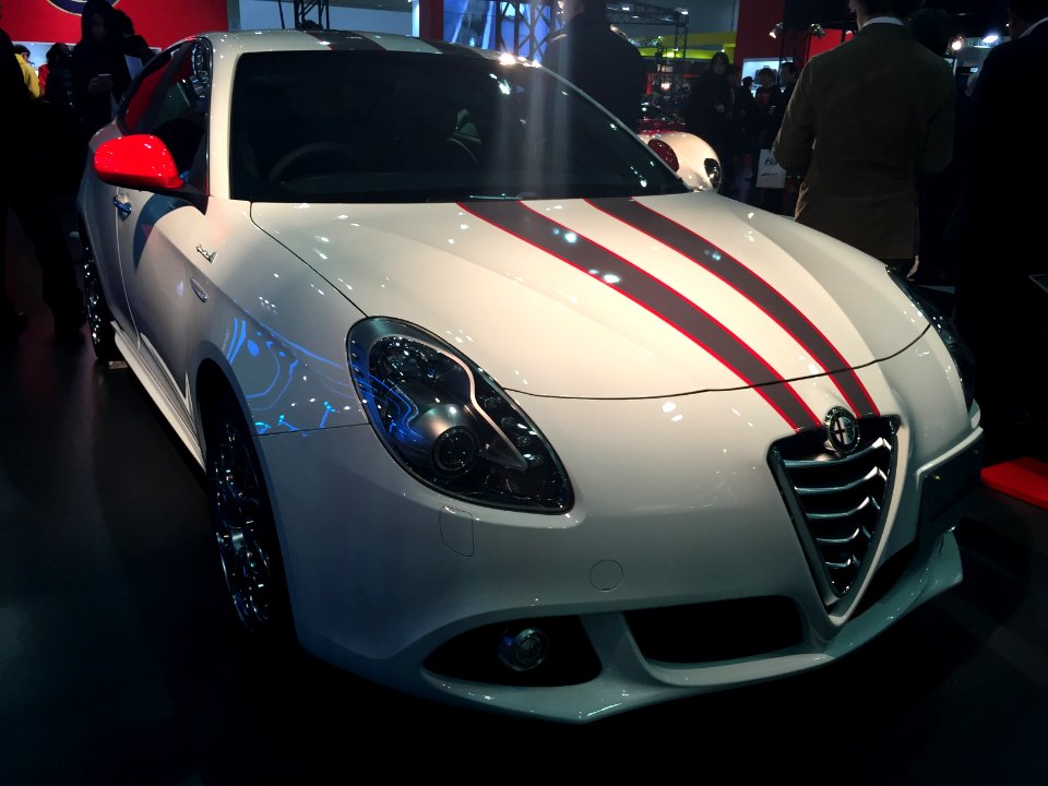 Alfa Romeo Giulietta Ken Okuyama Speciale Bianca front - Tokyo Auto Salon 2015
