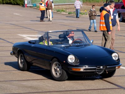 Alfa Romeo 2000 SPIDER VELOCE (1973), Dutch licecence registration 32-YA-60 at Lisse, The Netherlands, pic2