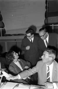 Alg. Ledenvergadering VPRO Expohal Hilversum. vice voorzitter mw drs. A.E.A. Wen, Bestanddeelnr 921-4554