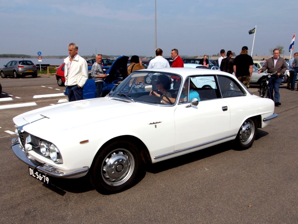 Alfa Romeo 2600 Sprint (1964) , Dutch licence registration DL-56-79 pic05