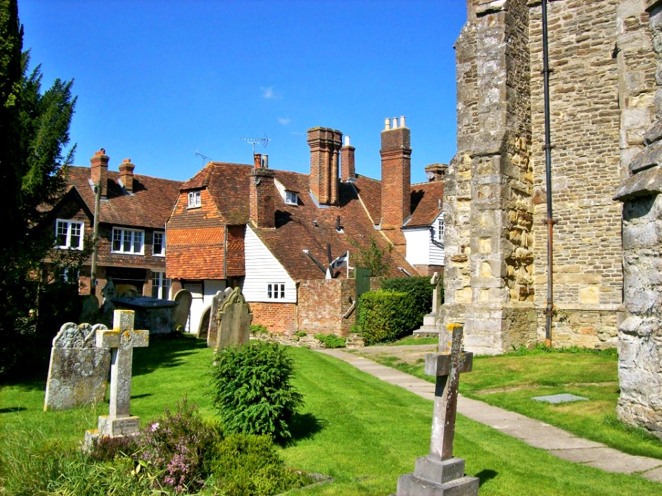 All Saints, Staplehurst, the churchyard