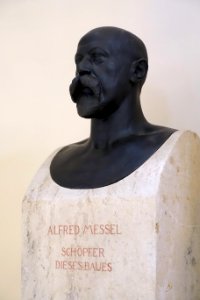 Alfred Messel by Georg Wrba (1872-1939), before 1915, bronze - Hessisches Landesmuseum Darmstadt - Darmstadt, Germany - DSC00021
